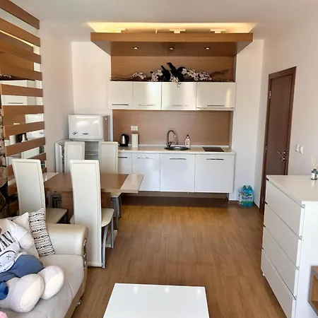 Sea 1 Apartment *